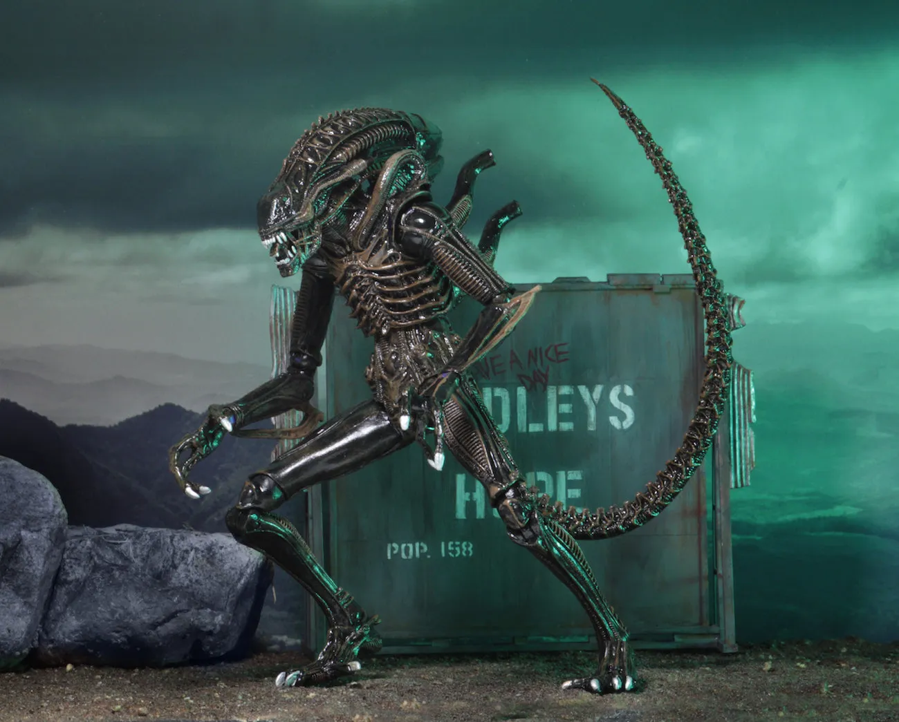 Aliens Ultimate Alien Warrior (1986) Brown Alien 7″ Scale Action Figures - NECA