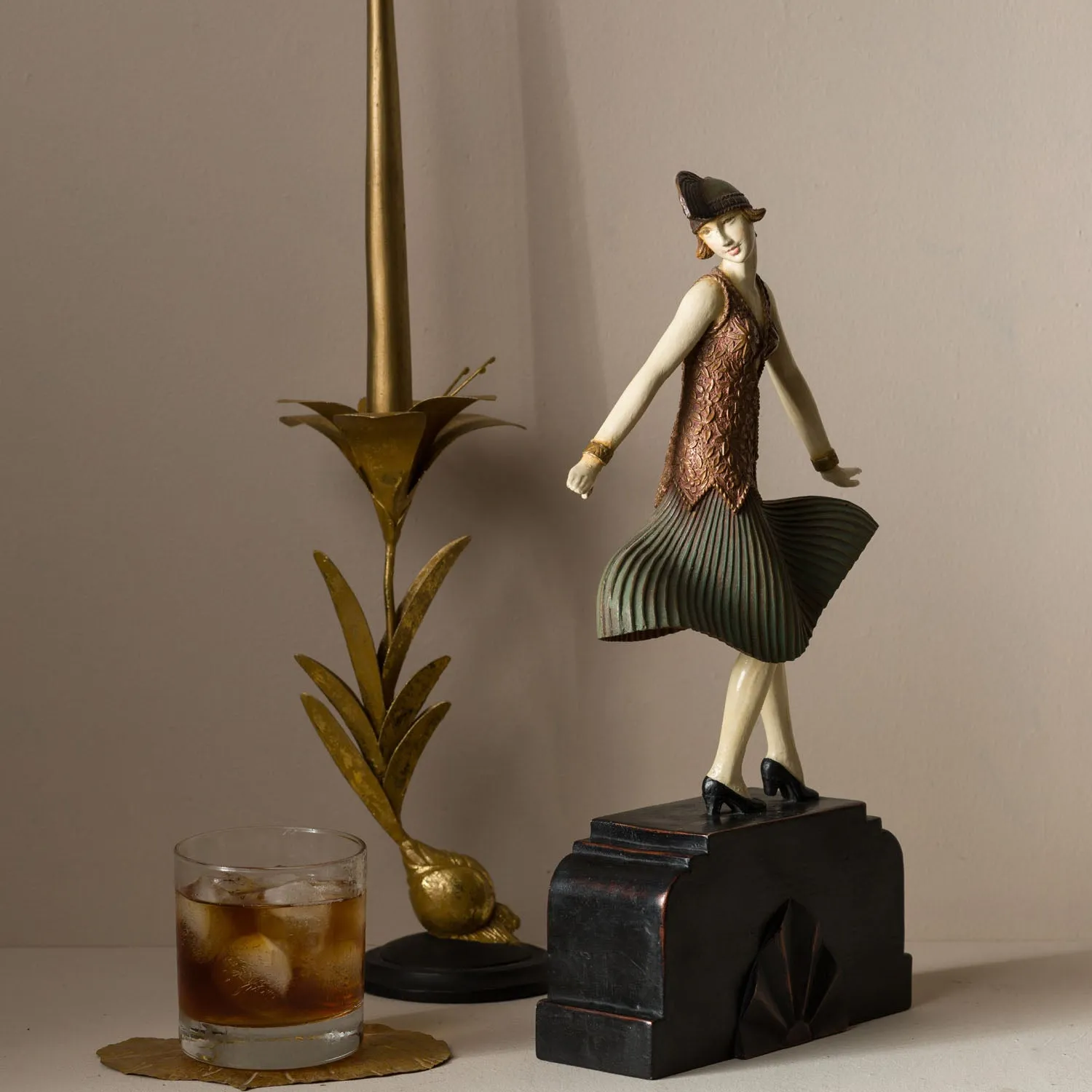 IVY DECO FIGURE